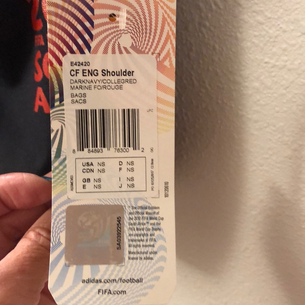 Adidas 2010 FIFA World Cup bag - Picture 4 of 7